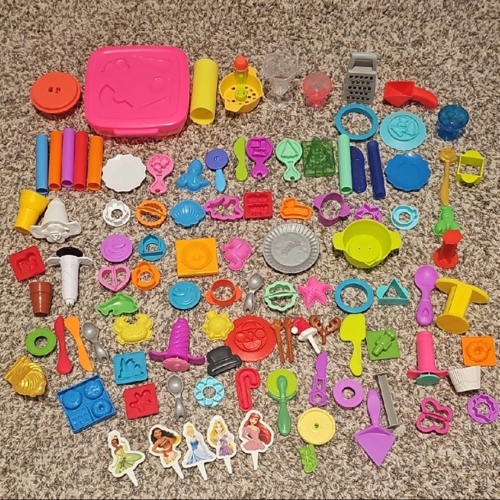 Play-Doh Bundle Of Cutters, Molds, And Other Accessories